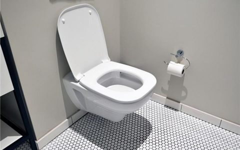 厕所水箱一直流水怎么解决?马桶漏水怎样维修