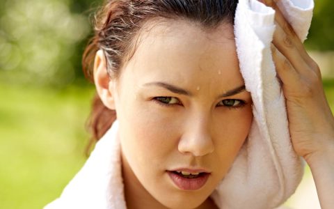 流汗后尽快擦干对皮肤有利吗?流汗后用不用马上擦干
