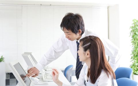 蓝领白领分别是什么意思  蓝领白领哪个厉害