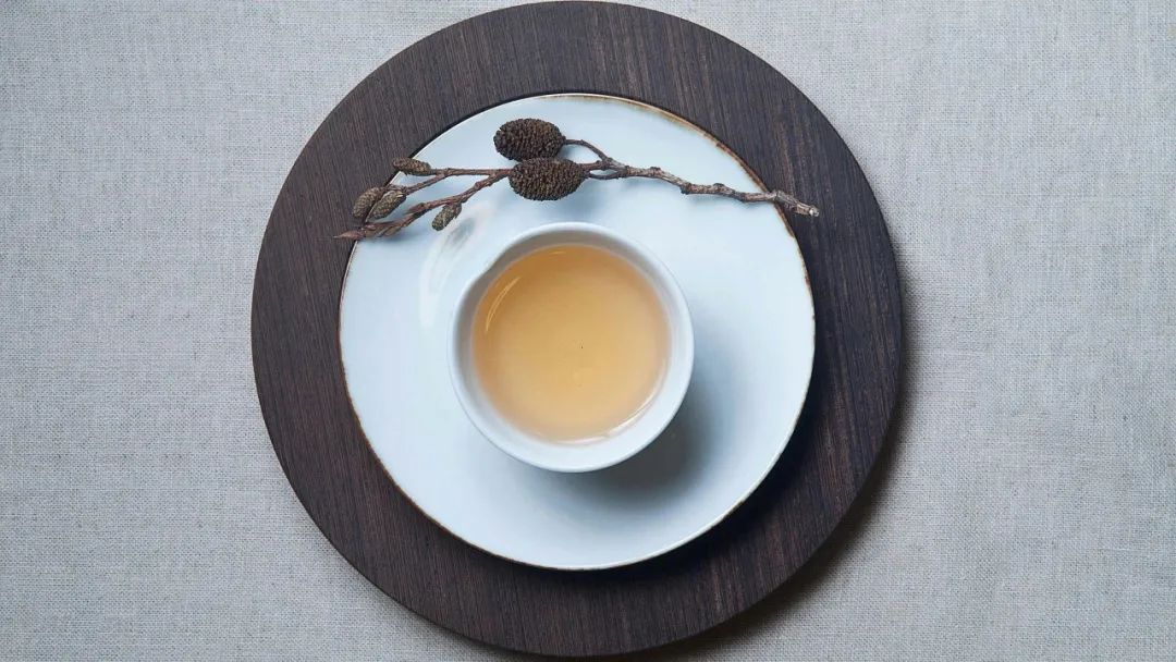 描写悠闲喝茶的诗句（关于饮茶的诗）