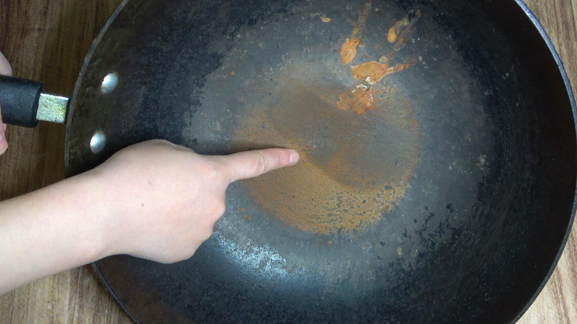 铁锅生锈了怎么处理方法?这样做简单实用还不粘锅