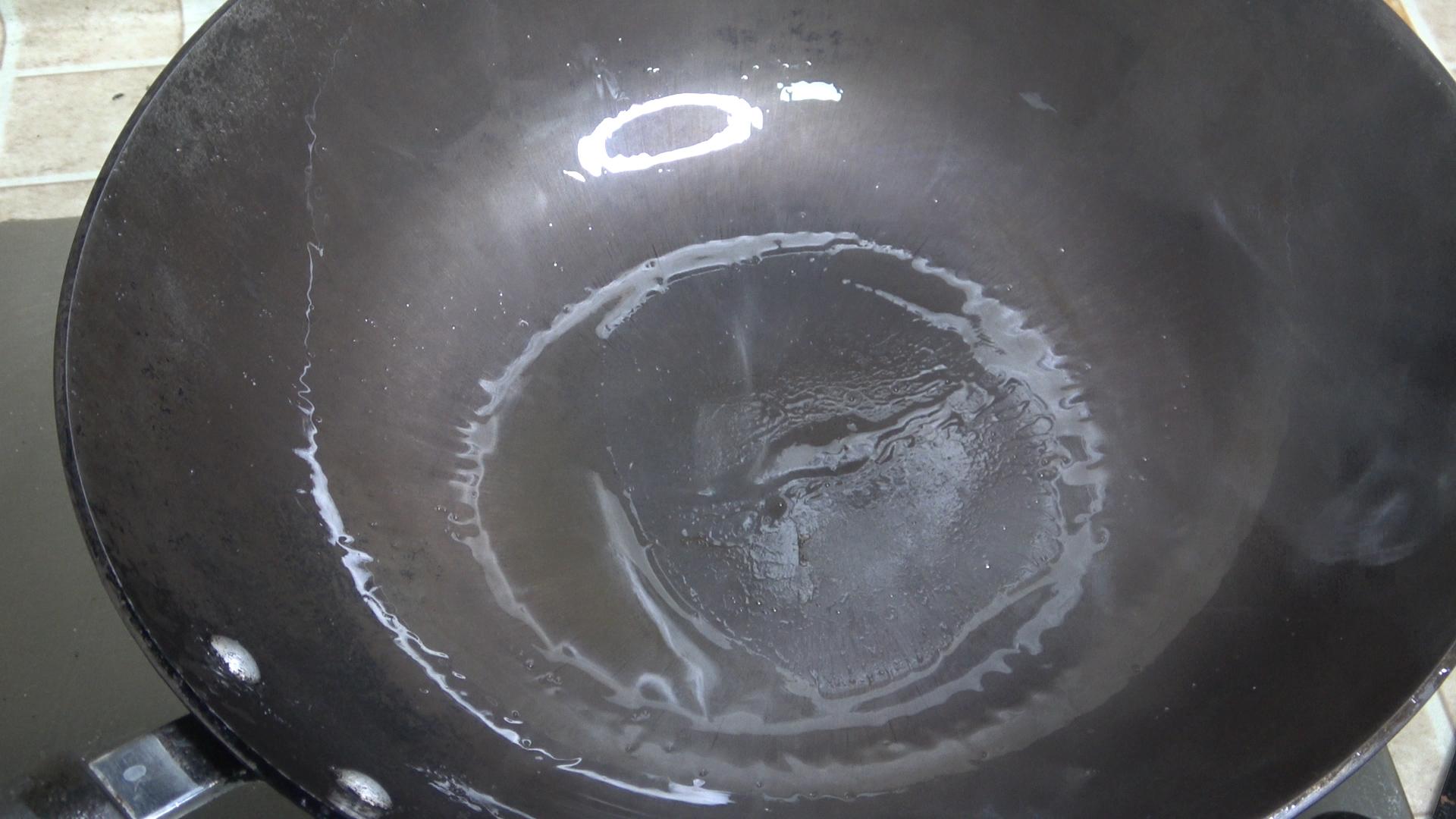 铁锅生锈了怎么处理方法?这样做简单实用还不粘锅