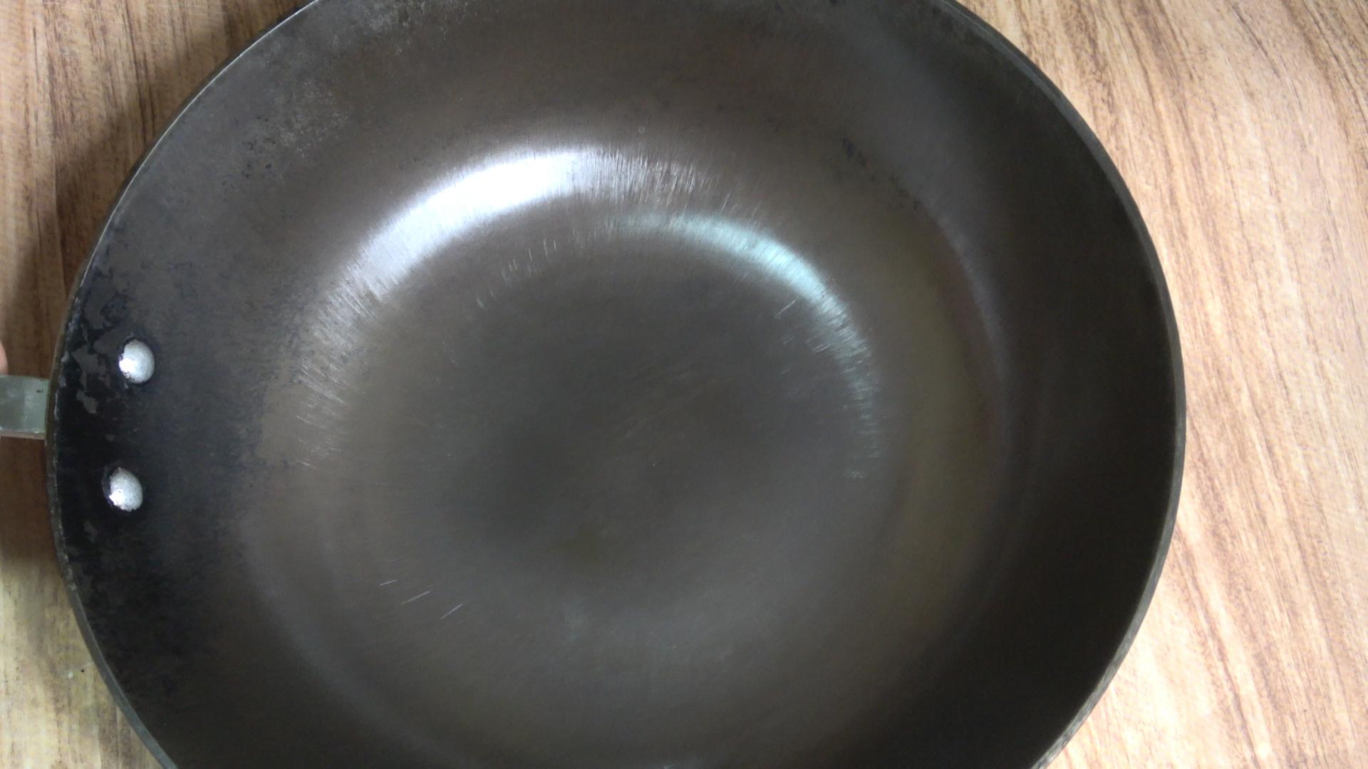 铁锅生锈了怎么处理方法?这样做简单实用还不粘锅