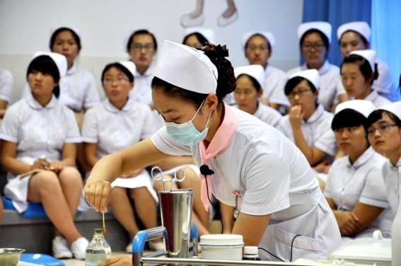 初中毕业可以读卫校吗？初中没毕业可以上卫校吗