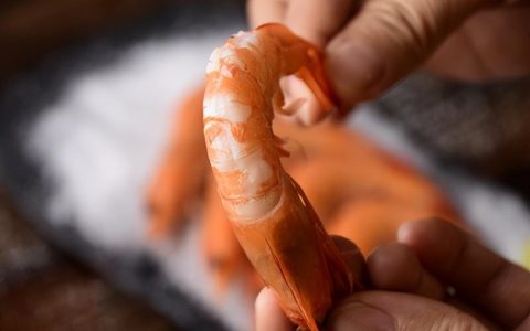 虾要煮几分钟（水煮基围虾怎么做）