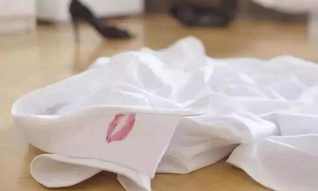 小妙招怎么去除衣服上的油渍?怎样去除衣服的油渍小窍门