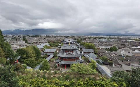 丽江海拔高度是多少米（丽江算高原吗）