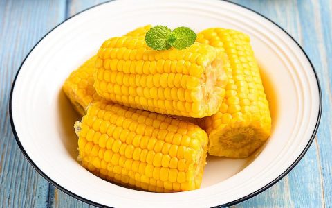 粘玉米一般煮几分钟（怎样煮玉米口感香甜）