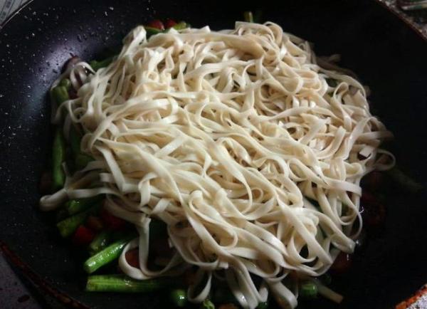 焖面用生面还是熟面？焖面怎么做好吃