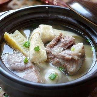 腌笃鲜怎么读(腌笃鲜是哪里的菜)