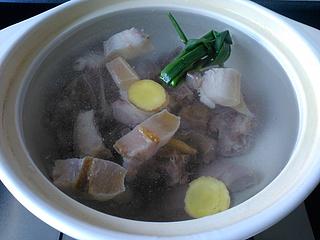 腌笃鲜怎么读(腌笃鲜是哪里的菜)