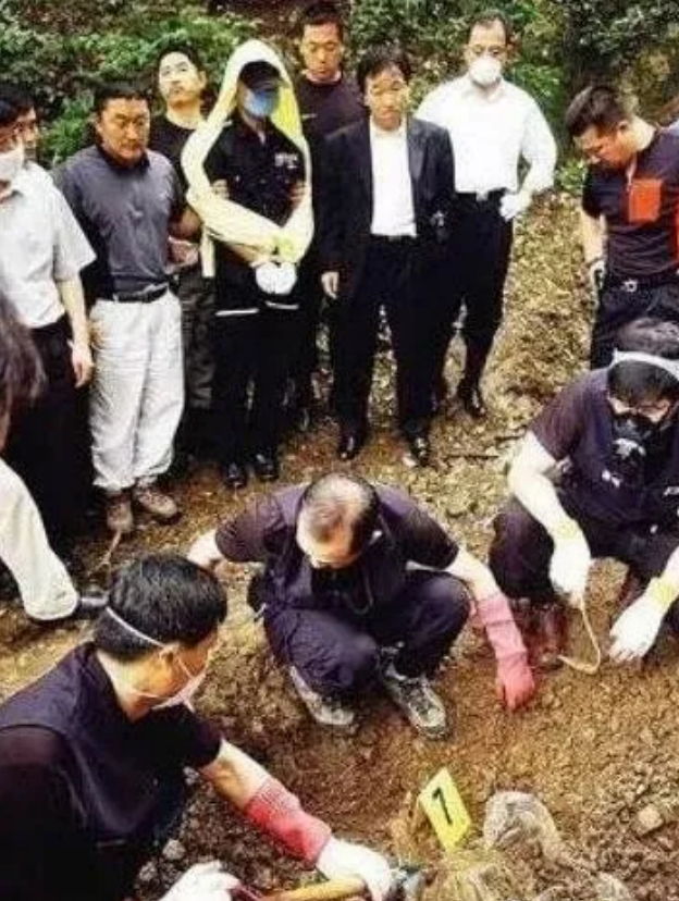 韩国最变态连环杀人魔！专杀富人和按摩女