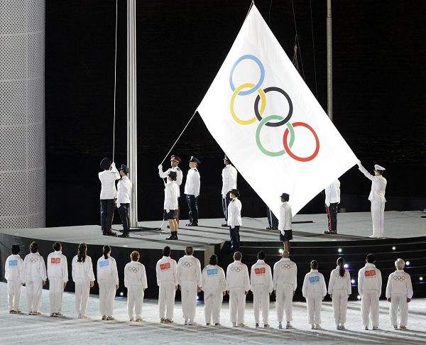奥运五环的设计者是谁，奥运五环的意义