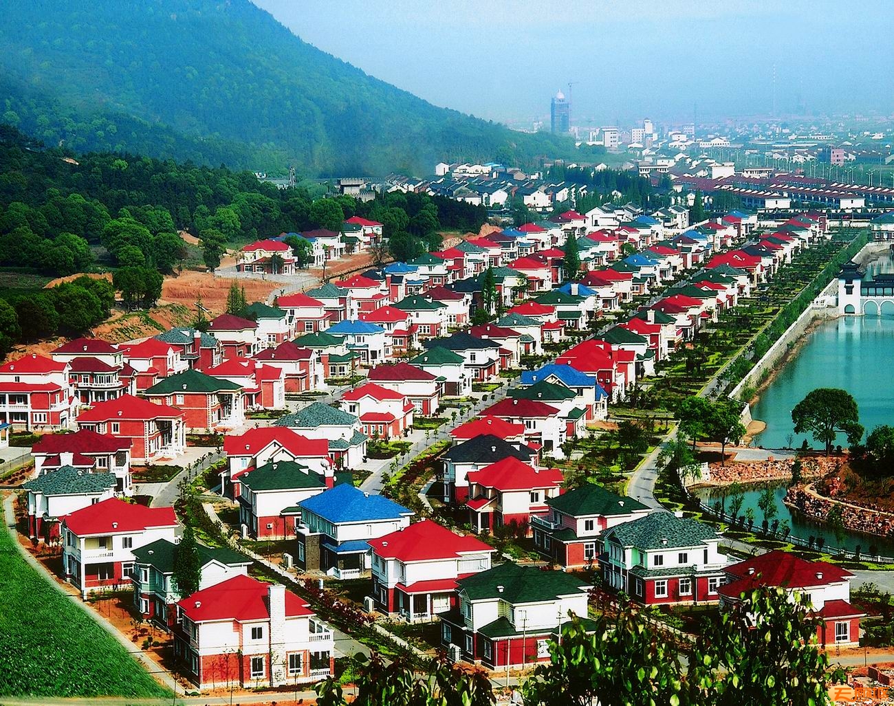 华西村是哪个省市县的（华西村现状到底是什么样了）