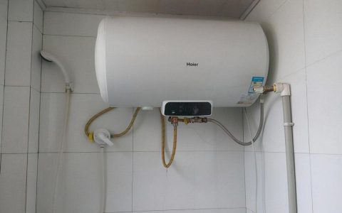热水器通电显示屏不亮不加热（热水器指示灯不亮不加热）