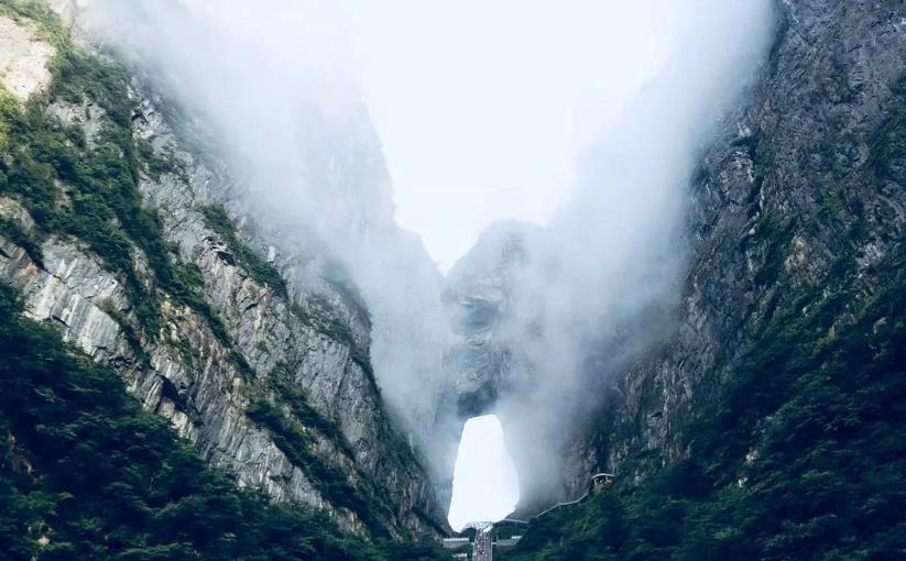 天门山在哪里，天门山有什么特色？