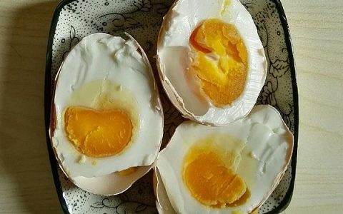 煮咸鸡蛋需要多长时间（煮咸鸡蛋的正确方法）