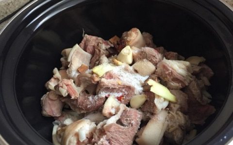 高压锅炖羊肉一般要压几分钟（炖羊肉只放三种调料）