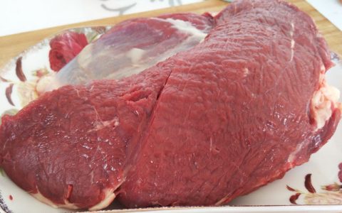 瘦肉是脂肪还是蛋白质（瘦肉除了蛋白质还有什么）