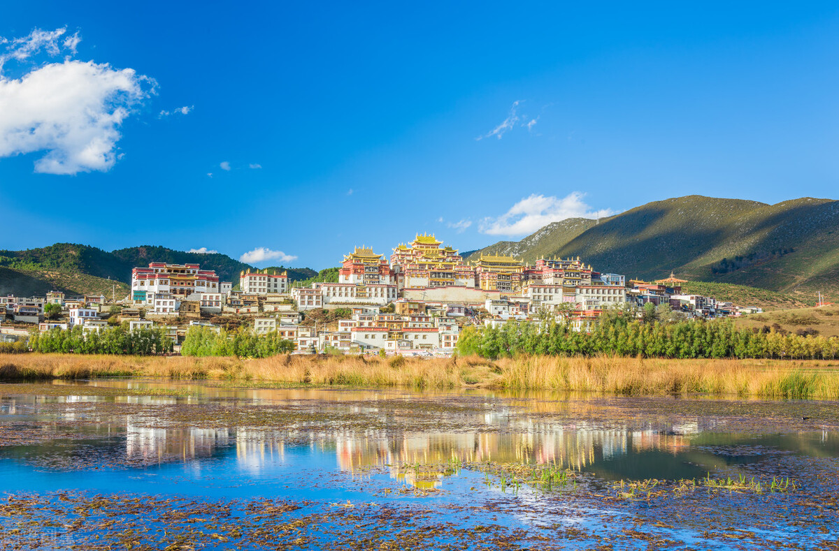 香格里拉是哪里的城市（香格里拉是个市吗）