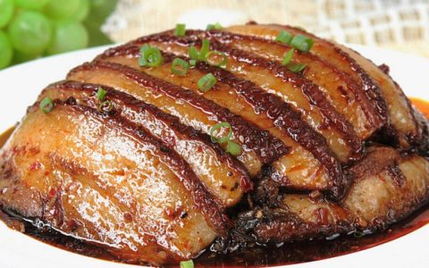 烧白和梅菜扣肉的区别（烧白是不是梅菜扣肉）