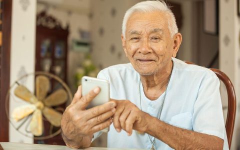手机调字体大小在设置中哪里找？手机字体在哪里设置