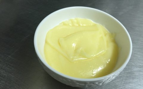 沙拉酱是什么做的（沙拉酱的用途与用法）