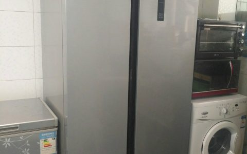 冰箱机身很烫是为什么（冰箱机身发烫怎么回事）