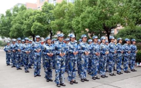 稍息是左脚还是右脚？