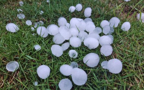 冰雹一般在什么季节容易出现（什么季节可能有冰雹）