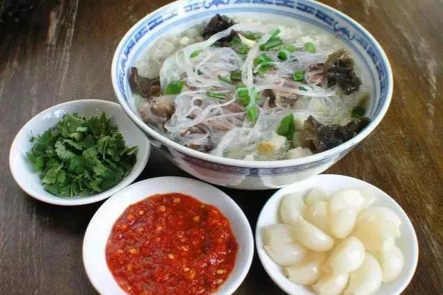 羊肉泡馍是哪里的特产（羊肉泡馍哪里最正宗）