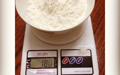 低筋粉可以用什么面粉代替（低筋粉能用面粉代替吗）