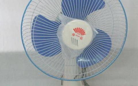电风扇为什么不转了哪里坏了（电风扇不会转了怎么回事）