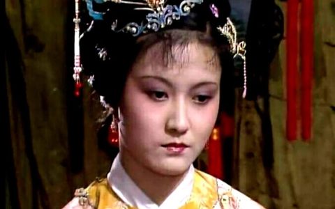 迎春的父亲叫什么？迎春的父亲是谁