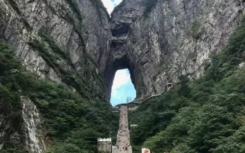 天门山海拔高度是多少米(天门山简介)
