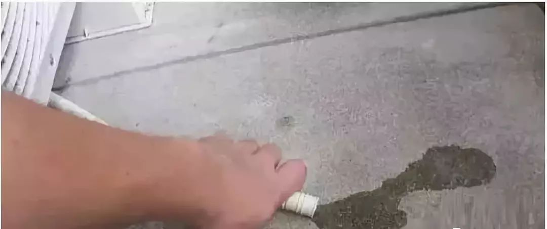 空调流水多是怎么回事（空调流水多正常吗）
