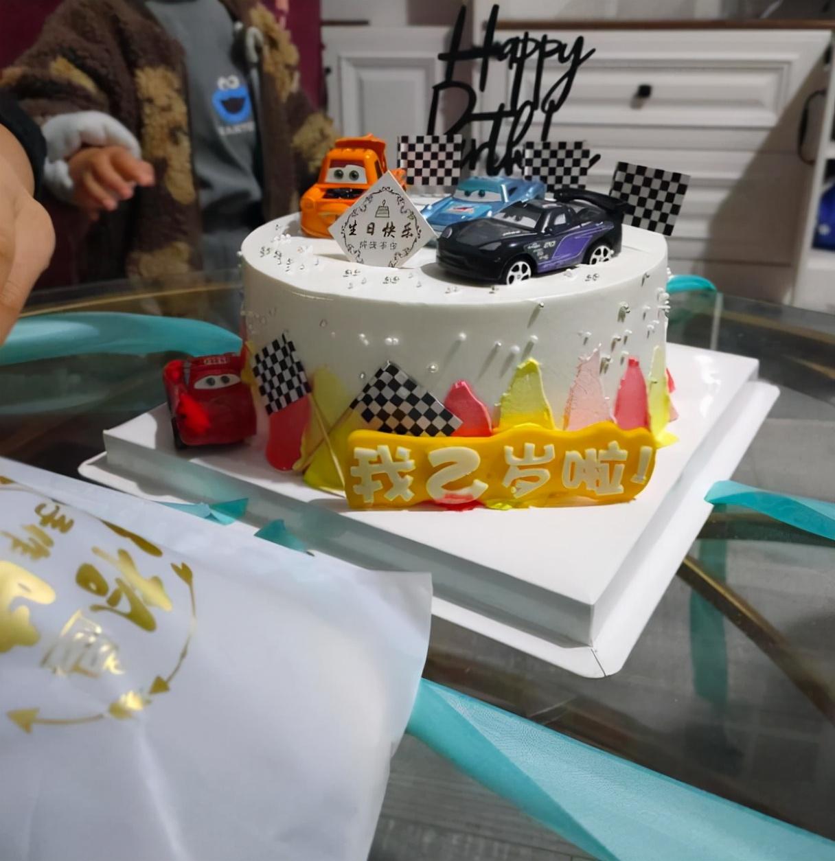 过生日是阳历好还是阴历好（身份证上的生日是农历还是阳历）