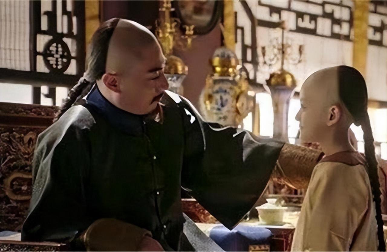 乾隆有17子，为何选择庶出的永琰继承皇位？