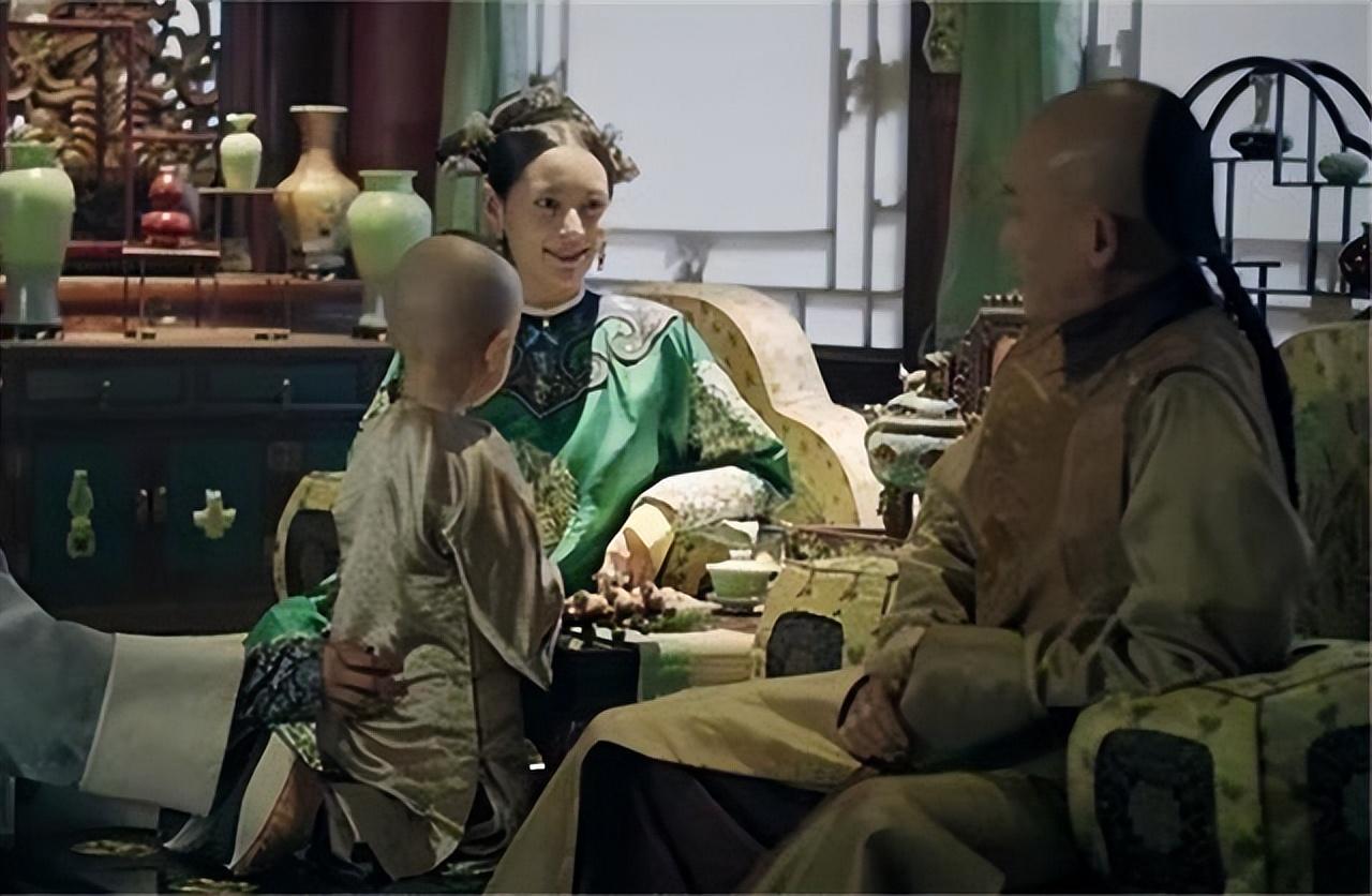 乾隆有17子，为何选择庶出的永琰继承皇位？