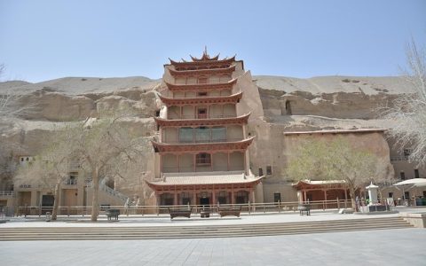 敦煌莫高窟位置（敦煌在甘肃的什么地方）
