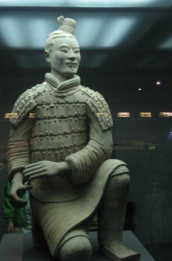 秦始皇陵兵马俑的外形特点（简单介绍兵马俑的特点）