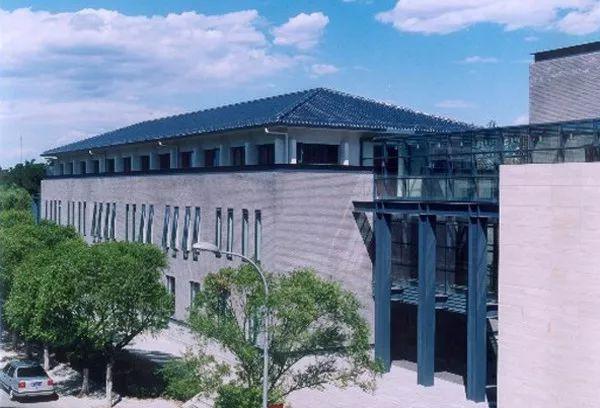 北京大学国际关系学院属于北大吗（北京大学有国际关系学院么）