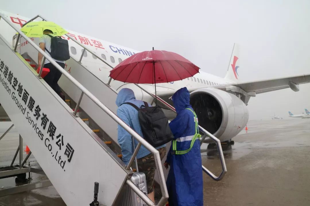 雨伞可以带上飞机吗（长柄雨伞可以带上飞机吗）