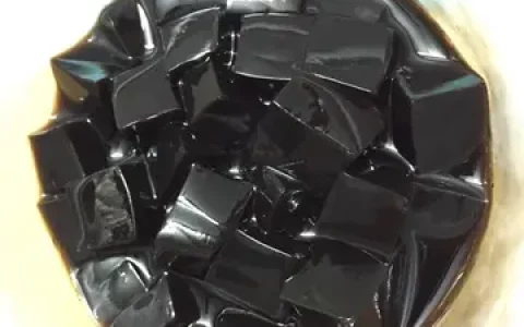 龟苓膏是用什么做的（龟苓膏是什么制成的）