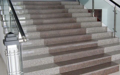 楼梯踏步宽度一般多少（楼梯踏步板标准尺寸）