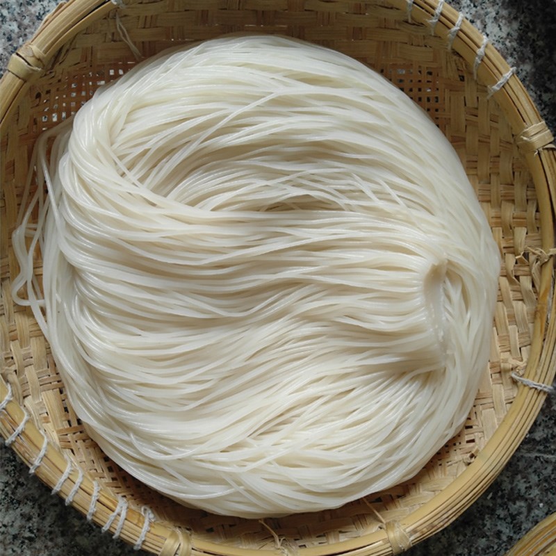 米线是什么做的原料（米线是啥做成的）