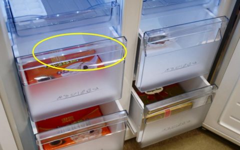 冰箱冷冻室为什么老结冰？冰箱冷冻室结冰处理方法