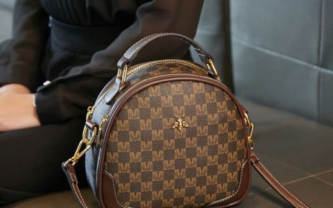 ck属于奢侈品牌吗（ck品牌属于什么档次）