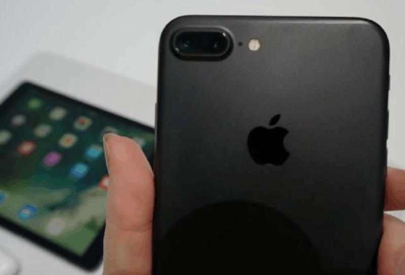 iphone后置摄像头黑屏怎么办？iphone后置摄像头黑屏解决办法