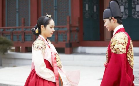 拥抱太阳的月亮结局是什么?